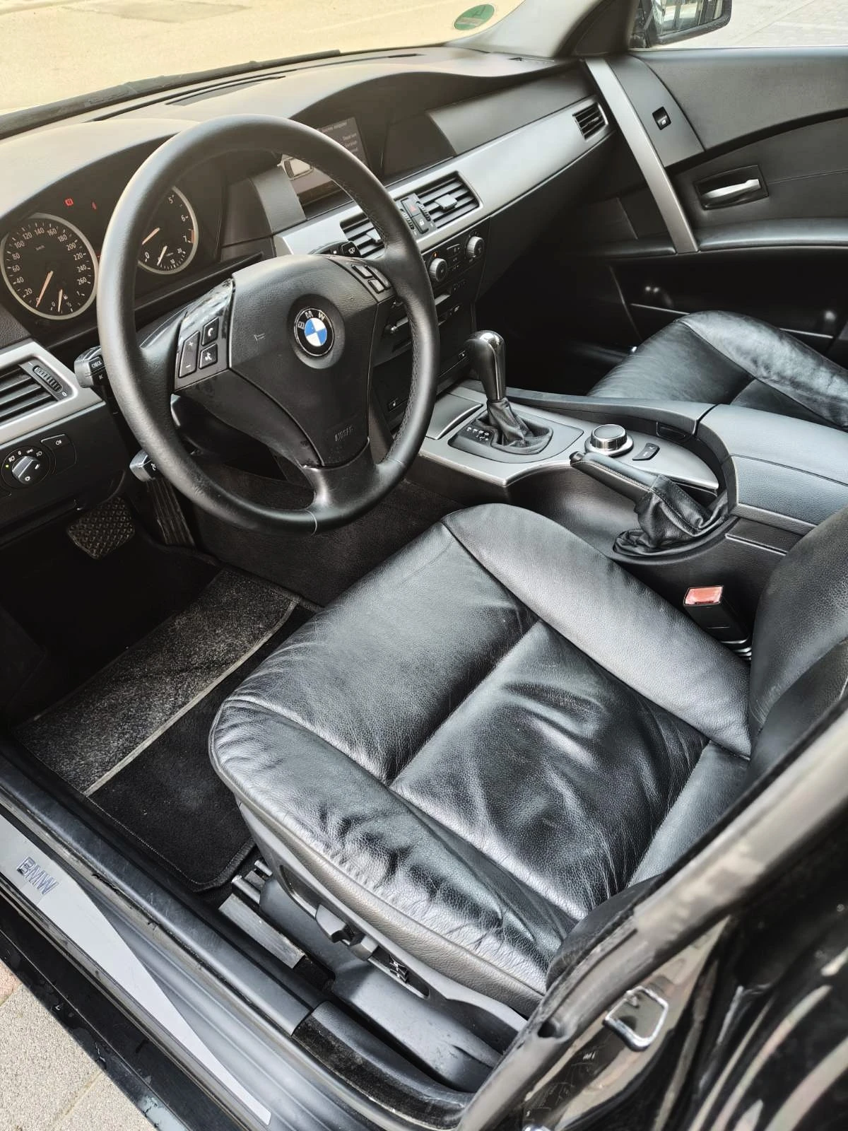 BMW 525 i-M54-АВТОМАТ, снимка 7 - Автомобили и джипове - 56309471