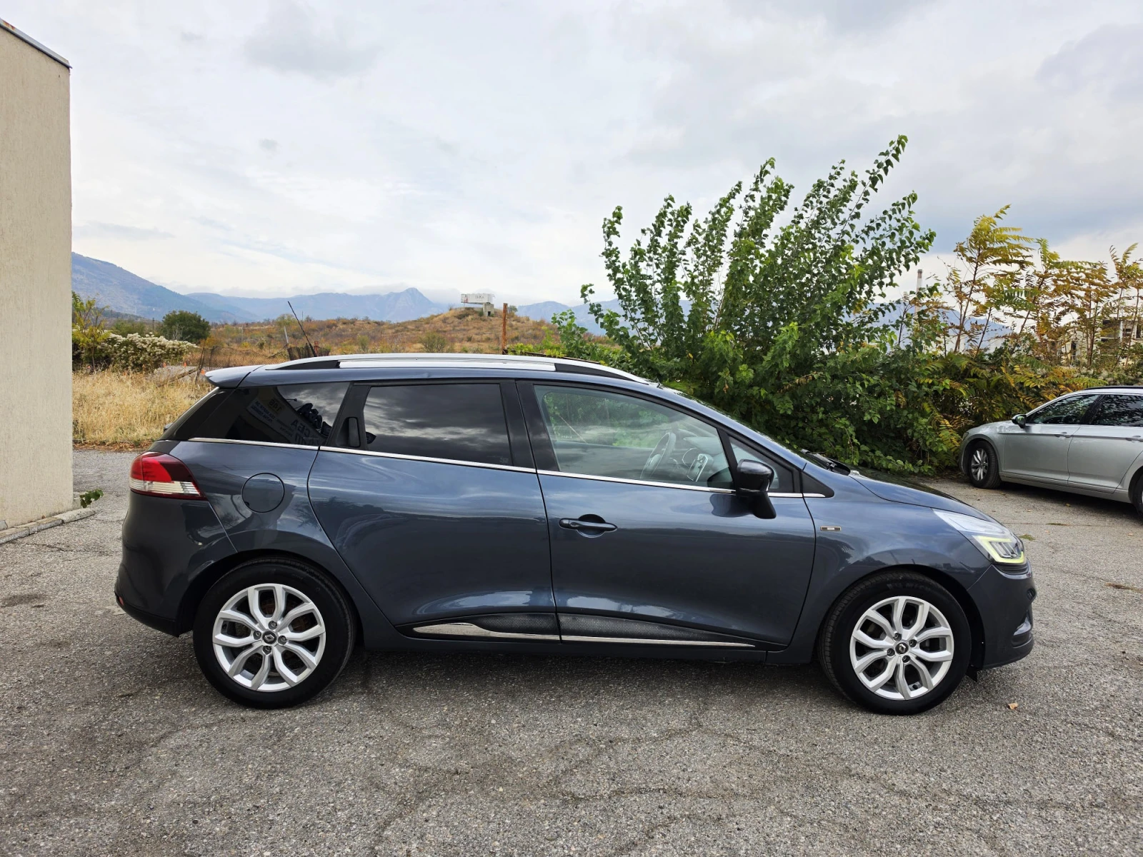 Renault Clio 1.5 DCI MOSCHINO, снимка 8 - Автомобили и джипове - 56659579