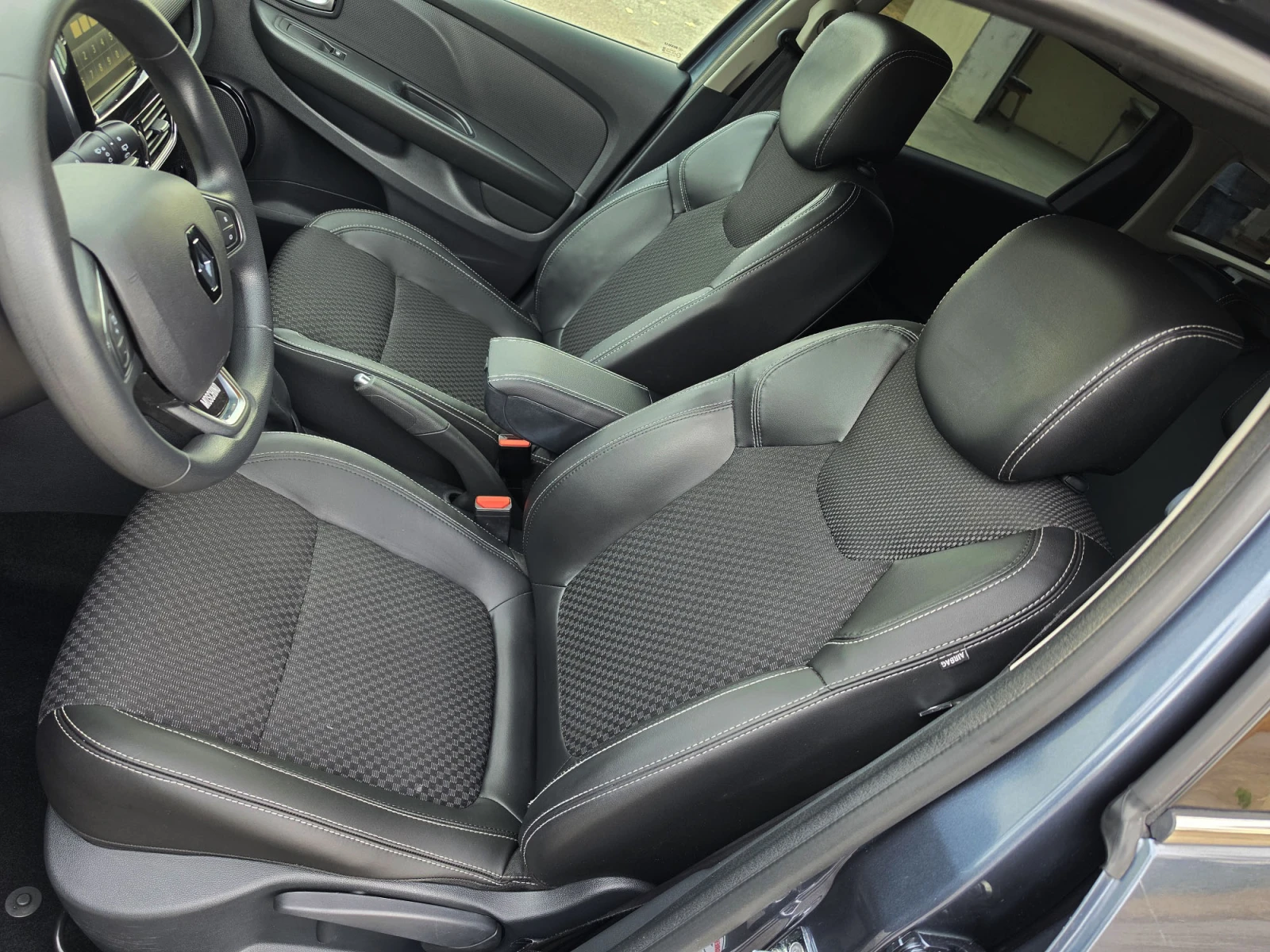 Renault Clio 1.5 DCI MOSCHINO, снимка 10 - Автомобили и джипове - 56659579