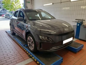 Обява за продажба на Hyundai Kona 64kWh Facelift 10800км ~50 999 лв. - изображение 1 | Auto.bg Обява за продажба на Hyundai Kona 64kWh Facelift 10800км ~50 999 лв. - изображение 1