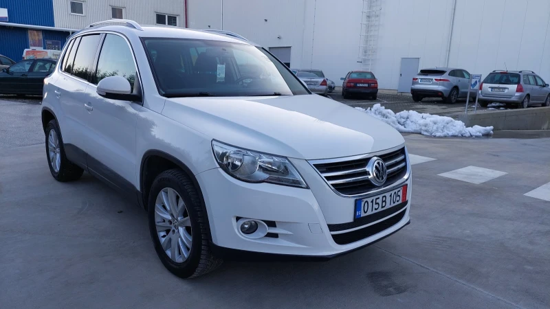 VW Tiguan 2.0НАВИ 4Х4, снимка 3 - Автомобили и джипове - 48705766