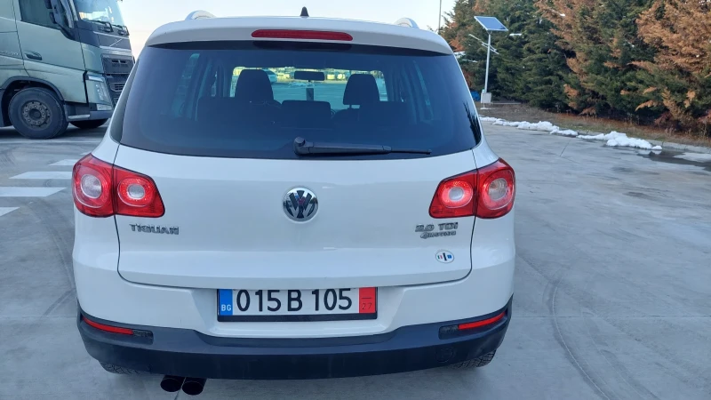 VW Tiguan 2.0НАВИ 4Х4, снимка 7 - Автомобили и джипове - 48705766