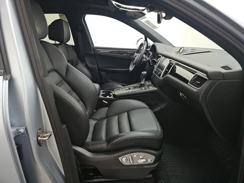 Porsche Macan S* PDK* ЕДИН* СОБСТВЕНИК* 360КАМЕРА* LANE* ASSIST*, снимка 12 - Автомобили и джипове - 52699672