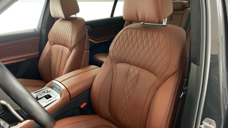BMW X7 40i M-Sport xDrive, снимка 7 - Автомобили и джипове - 52447120