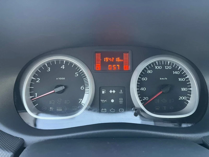 Dacia Duster, снимка 11 - Автомобили и джипове - 52910864