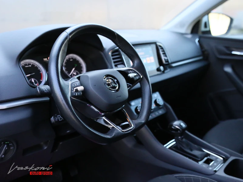 Skoda Karoq 2.0 TDI 4x4, снимка 8 - Автомобили и джипове - 53449792