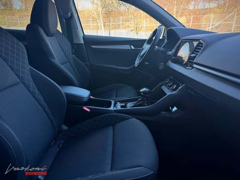 Skoda Karoq 2.0 TDI 4x4, снимка 16 - Автомобили и джипове - 53449792
