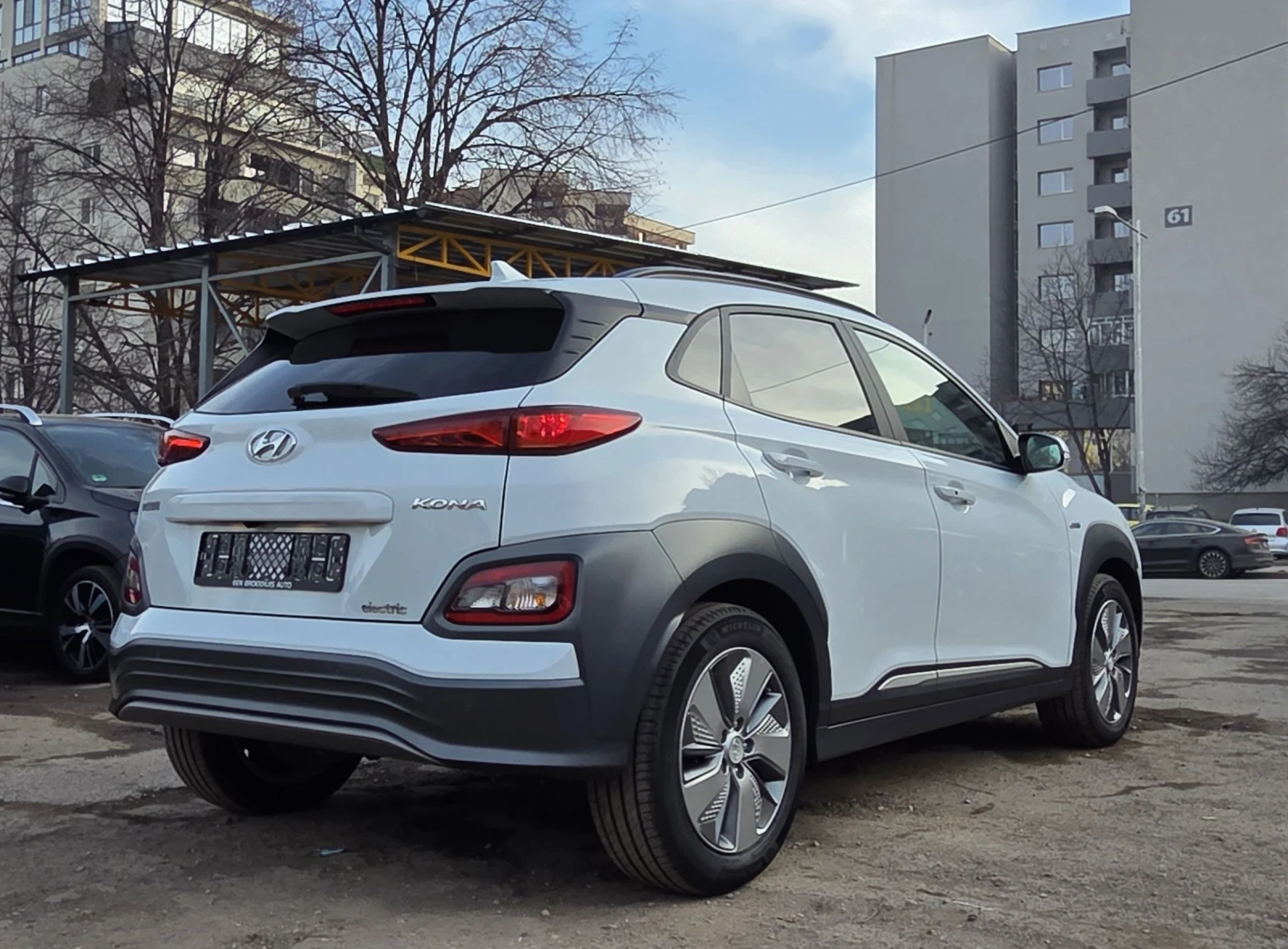 Hyundai Kona 64KW/Premium/SOH100% - изображение 3
