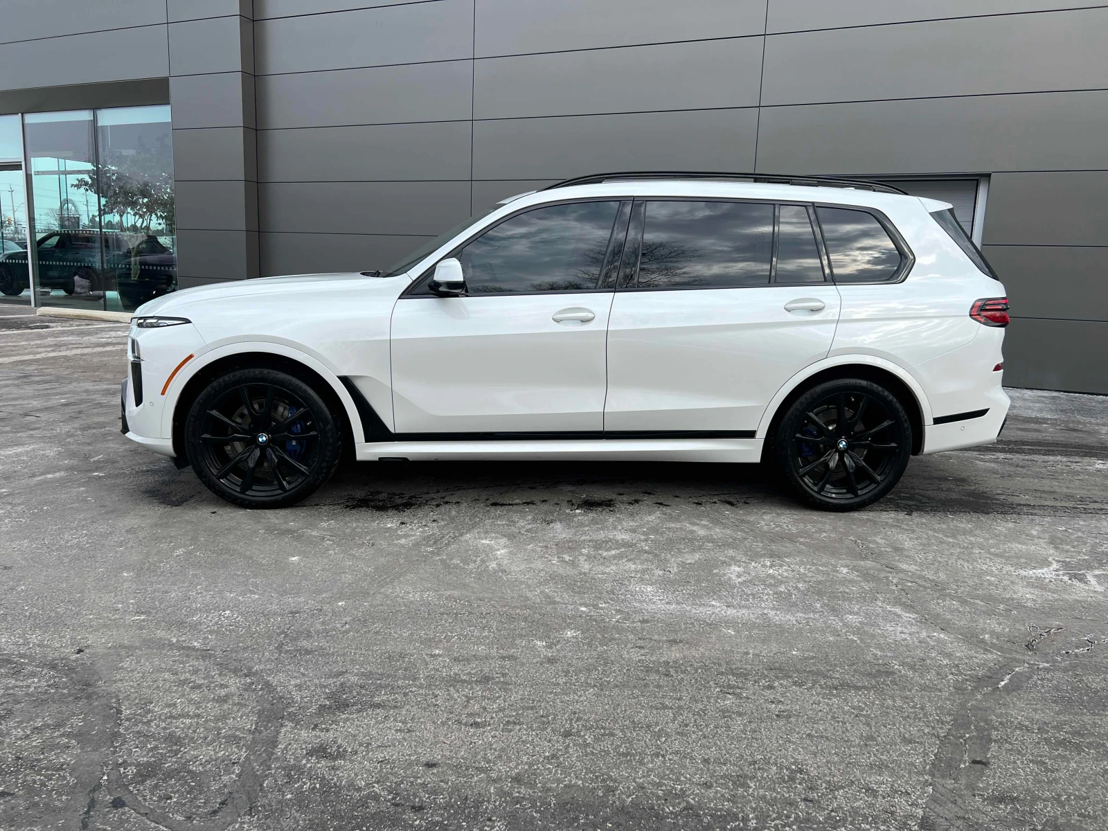 BMW X7  xDrive40i / CARFAX / 360 / DIS/ HARMON KARDON / - изображение 2