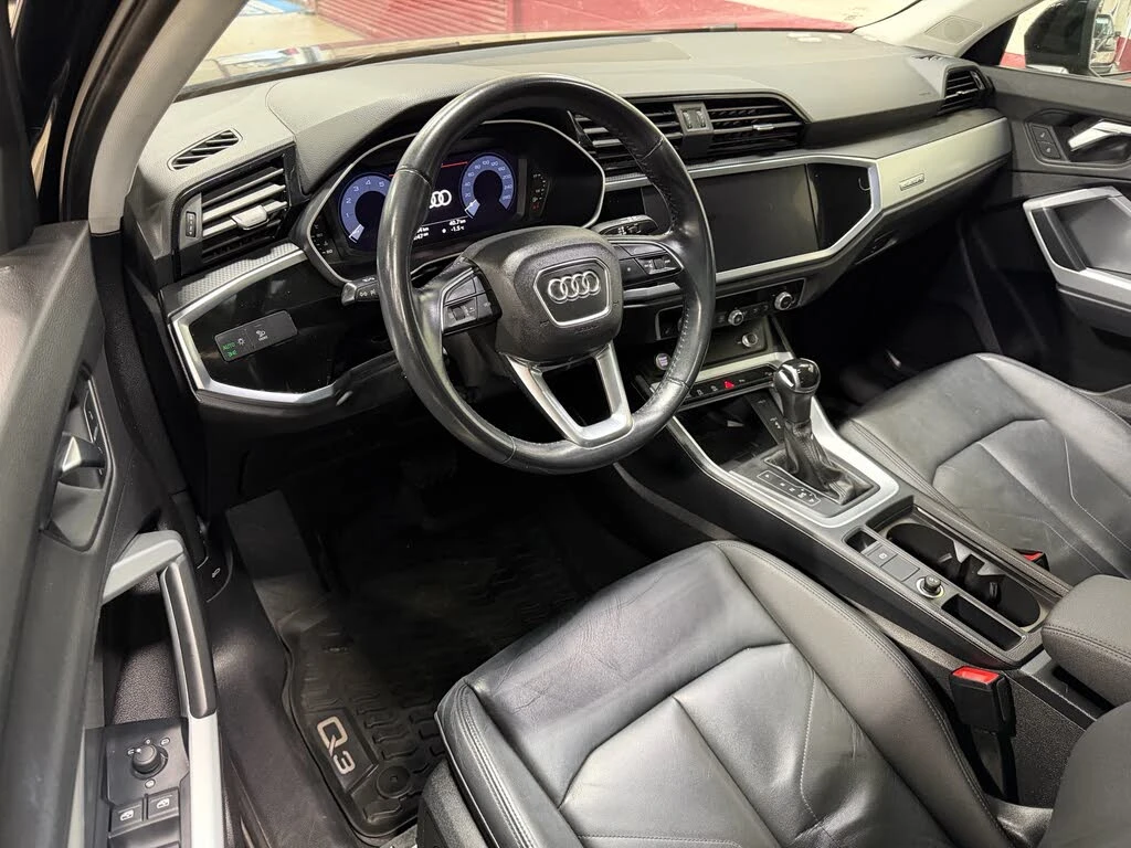 Audi Q3 quattro Komfort 45 TFSI* АвтоКредит* (Цена до БГ) , снимка 7 - Автомобили и джипове - 53938901
