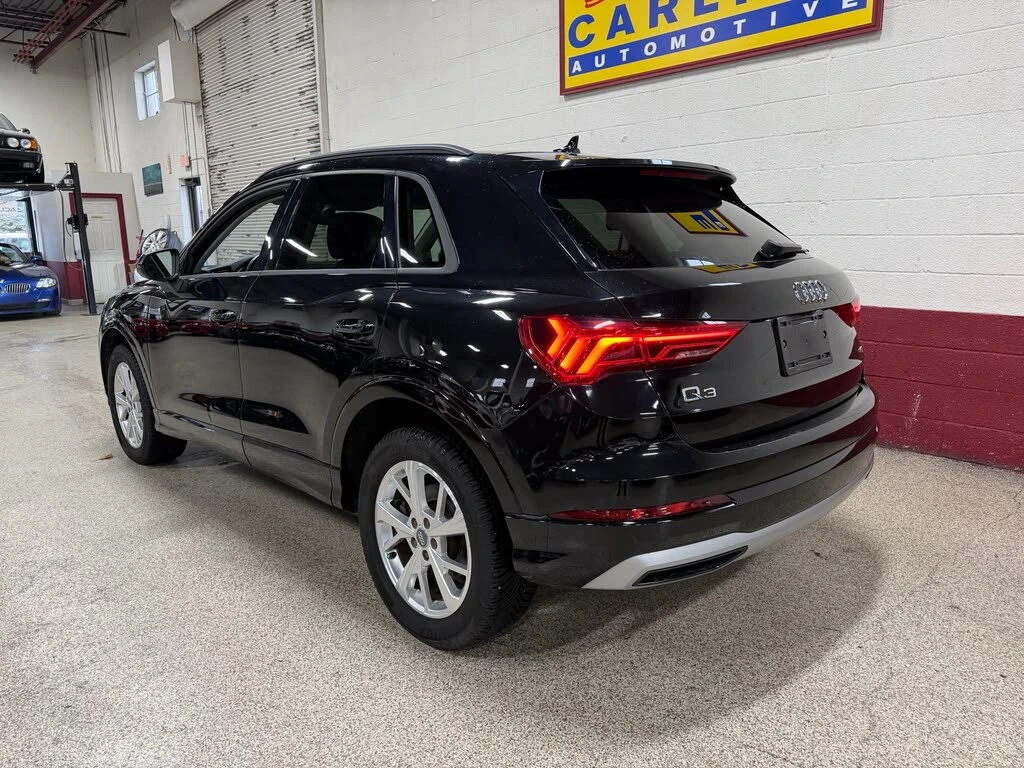 Audi Q3 quattro Komfort 45 TFSI* АвтоКредит* (Цена до БГ) , снимка 6 - Автомобили и джипове - 53938901