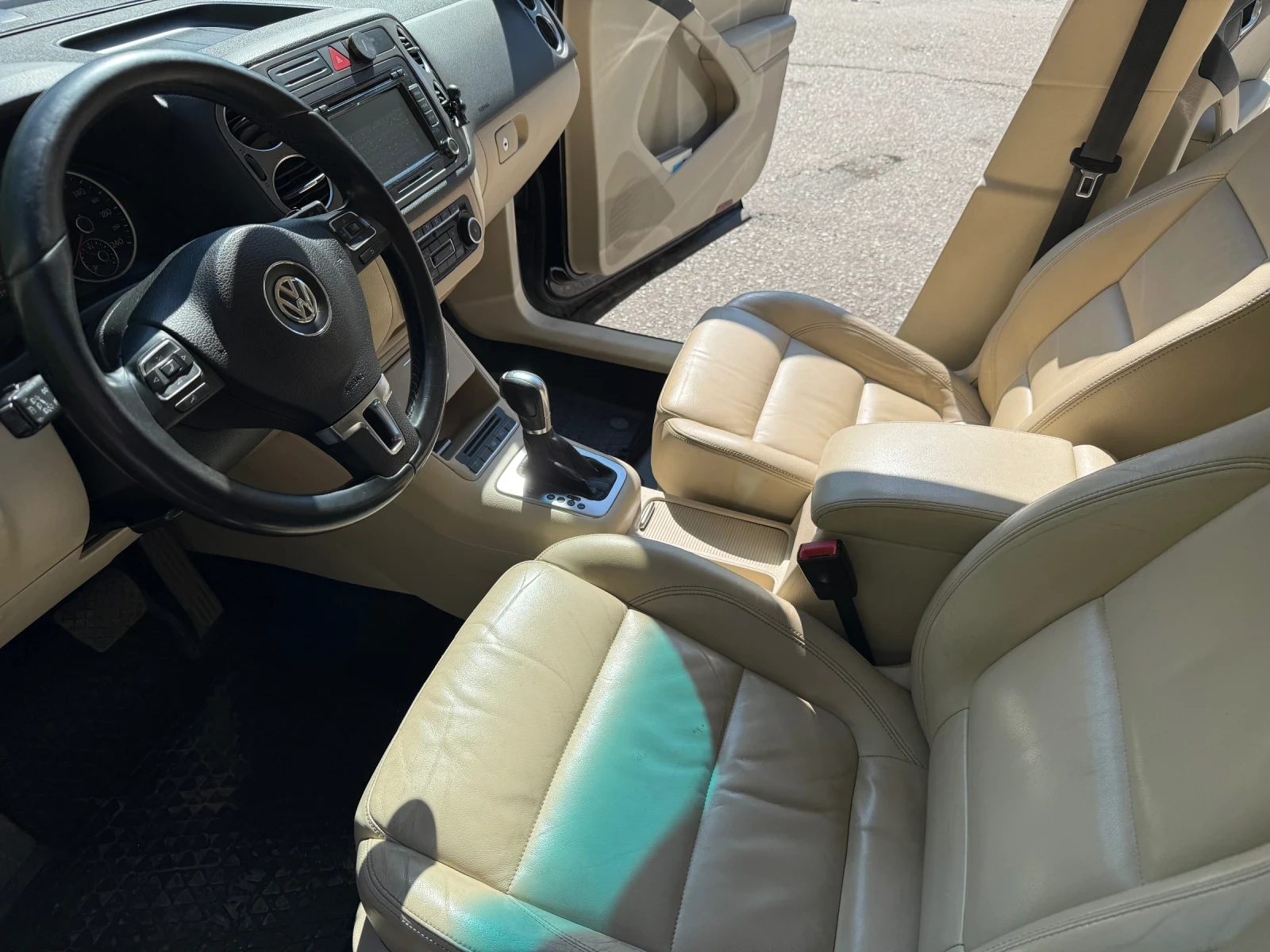 VW Tiguan 2.0 TSI 4 Motion, снимка 12 - Автомобили и джипове - 54440250