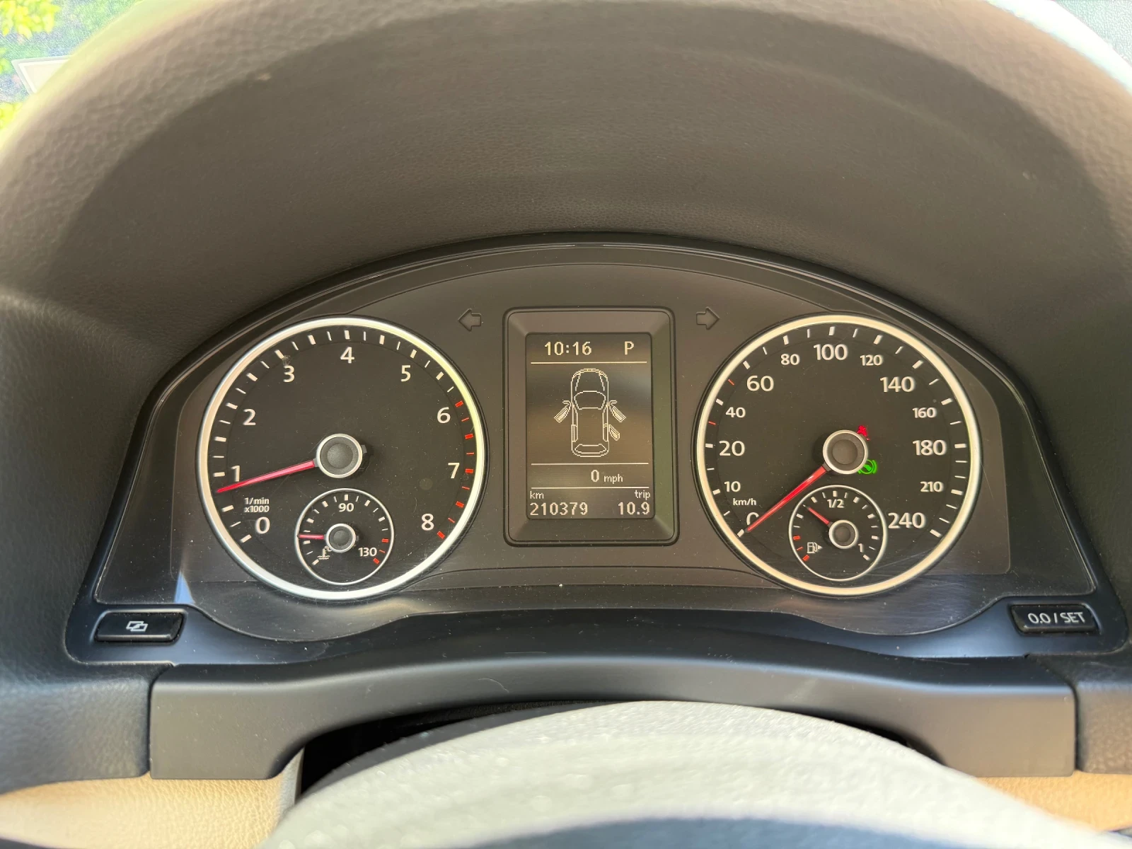 VW Tiguan 2.0 TSI 4 Motion, снимка 15 - Автомобили и джипове - 54440250
