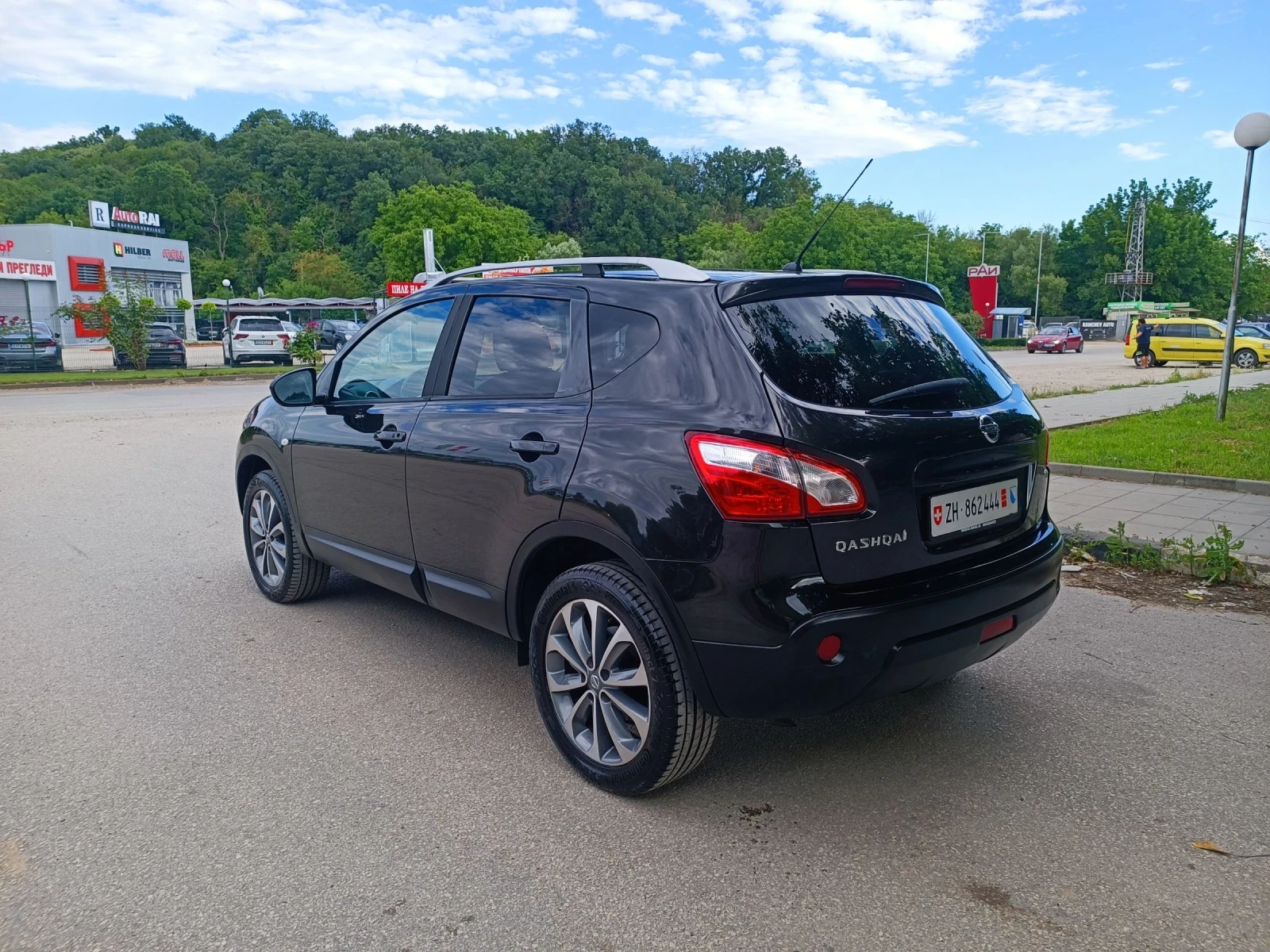 Nissan Qashqai 2.0i-141кс-ШВЕЙЦАРИЯ-РЪЧКА-6ск-4х4-FACELIFT-KEYLES, снимка 5 - Автомобили и джипове - 54922252