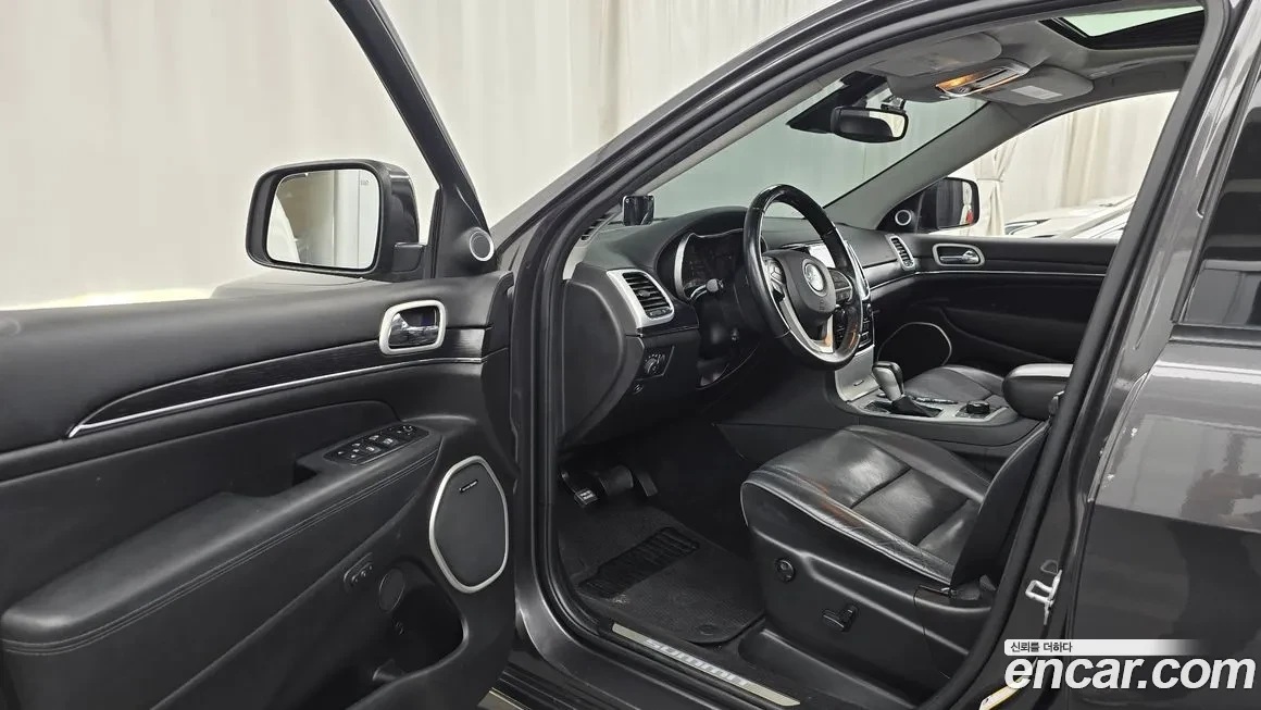 Jeep Grand cherokee 3.6 Summit , снимка 9 - Автомобили и джипове - 55001278