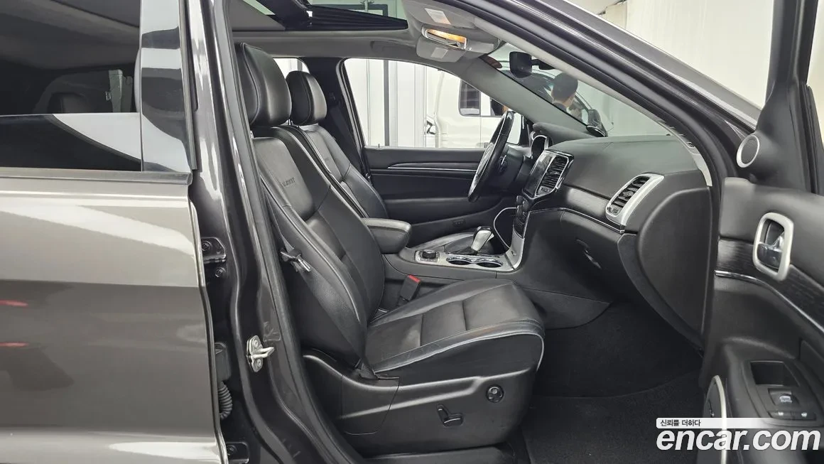 Jeep Grand cherokee 3.6 Summit , снимка 10 - Автомобили и джипове - 55001278