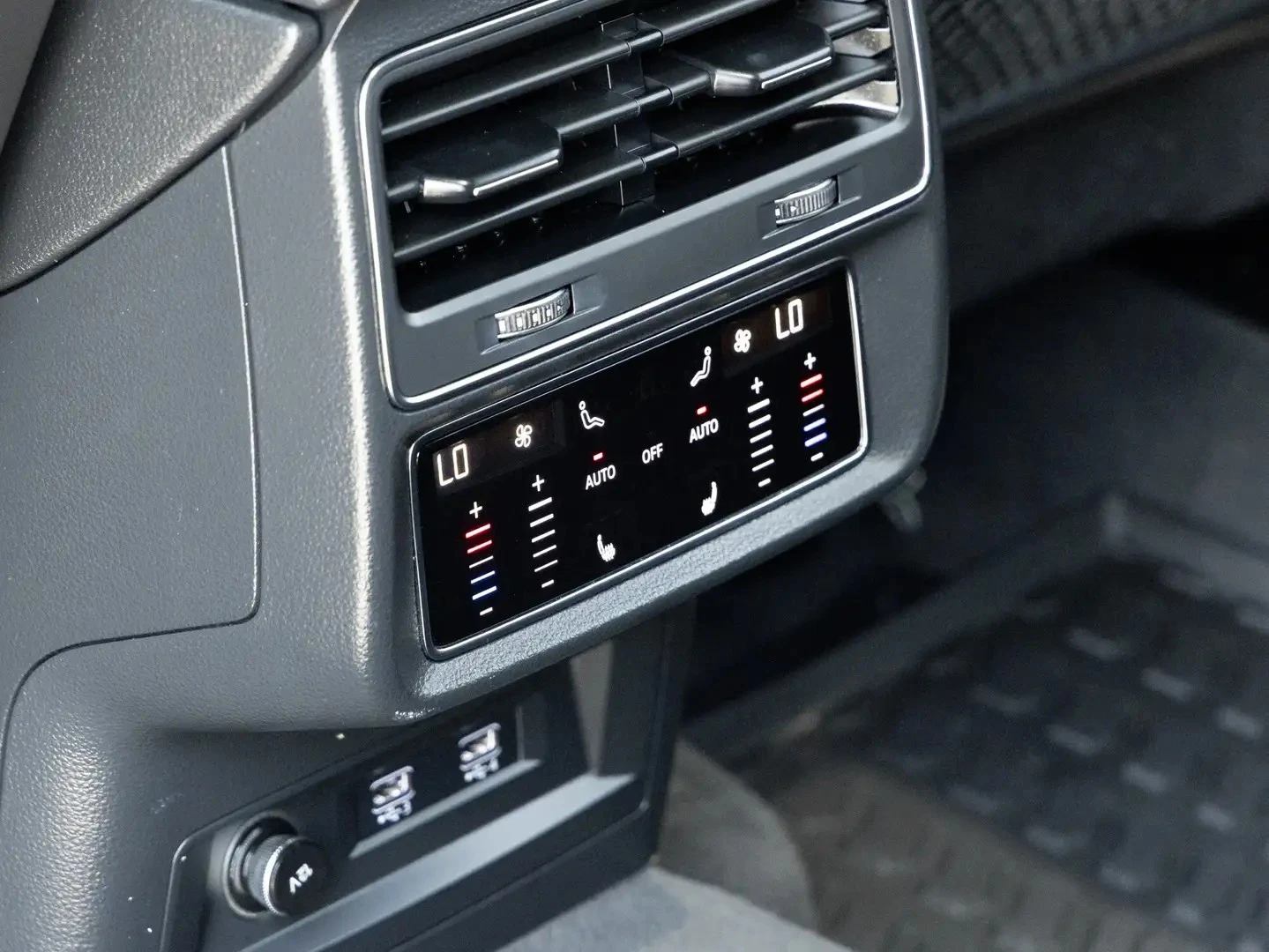 Audi Q7 55TFSI Progressiv ЦЕНА ДО БЪЛГАРИЯ АВТОКРЕДИТ, снимка 16 - Автомобили и джипове - 55327177