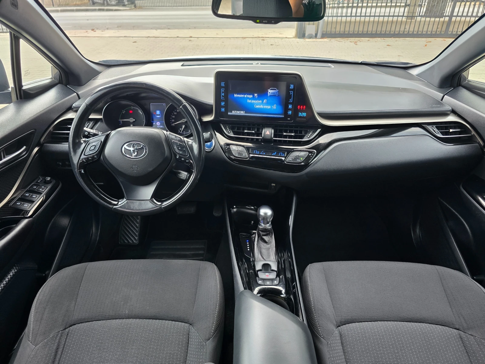 Toyota C-HR 1.8HYBRID, Подгрев, Камера, 2018г., снимка 9 - Автомобили и джипове - 56175738