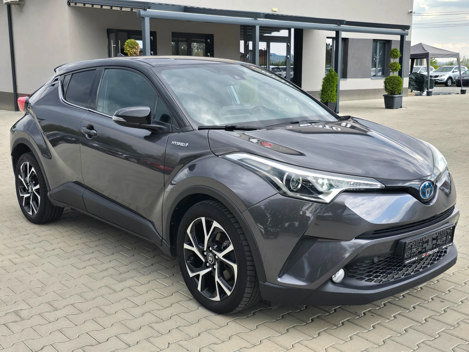 Toyota C-HR 1.8HYBRID, Подгрев, Камера, 2018г., снимка 2 - Автомобили и джипове - 56175738