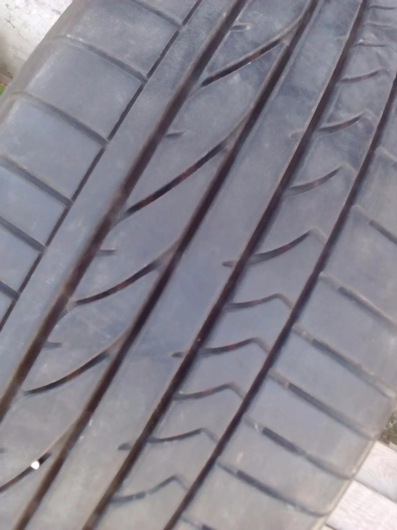 Гуми Летни 245/40R19, снимка 2 - Гуми и джанти - 18783627