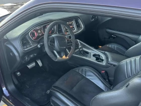 Dodge Challenger SRT Hellcat 6.2 HEMI V8* ЧИСТ CARFAX* ЧИСТО НОВА!!, снимка 9