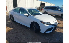 Toyota Camry 2.5L SE * LED * Дистроник