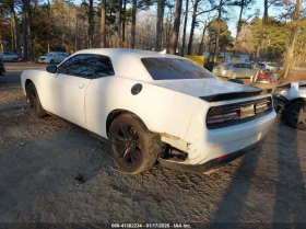 Dodge Challenger 5.7L V-8 VVT, 372HP Rear Wheel Drive, снимка 10