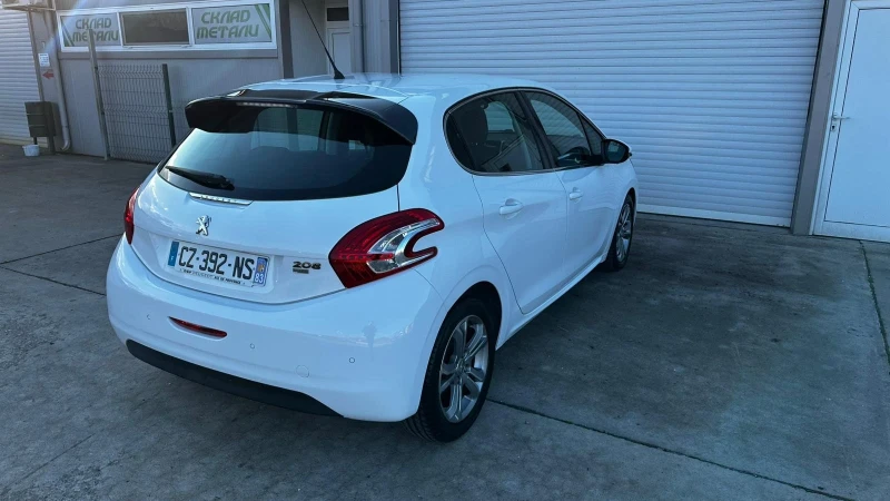 Peugeot 208 1.6 e-HDI NAVI, снимка 4 - Автомобили и джипове - 47996756