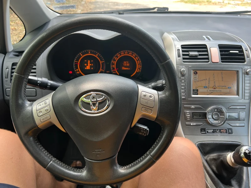 Toyota Auris 2.2/D-CAT/177кс/ KEYLESS GO/NAVI/, снимка 6 - Автомобили и джипове - 47999213