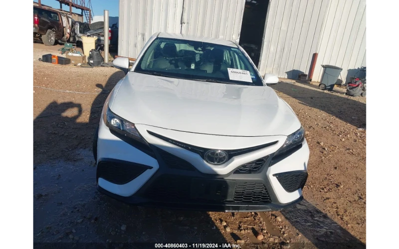 Toyota Camry 2.5L SE * LED * Дистроник, снимка 2 - Автомобили и джипове - 48547144