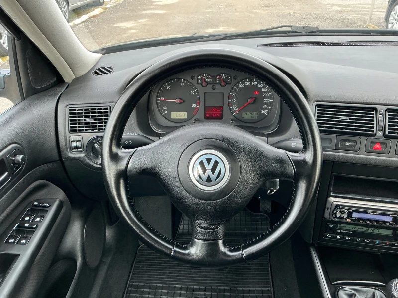 VW Golf 1.9 TDI, снимка 9 - Автомобили и джипове - 48799021