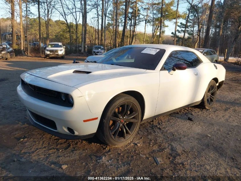 Dodge Challenger 5.7L V-8 VVT, 372HP Rear Wheel Drive, снимка 2 - Автомобили и джипове - 49441671