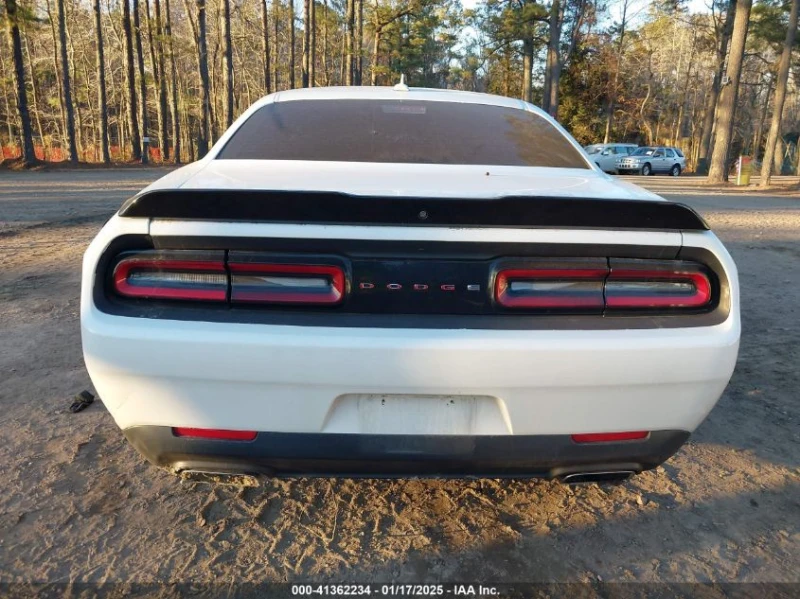 Dodge Challenger 5.7L V-8 VVT, 372HP Rear Wheel Drive, снимка 8 - Автомобили и джипове - 49441671