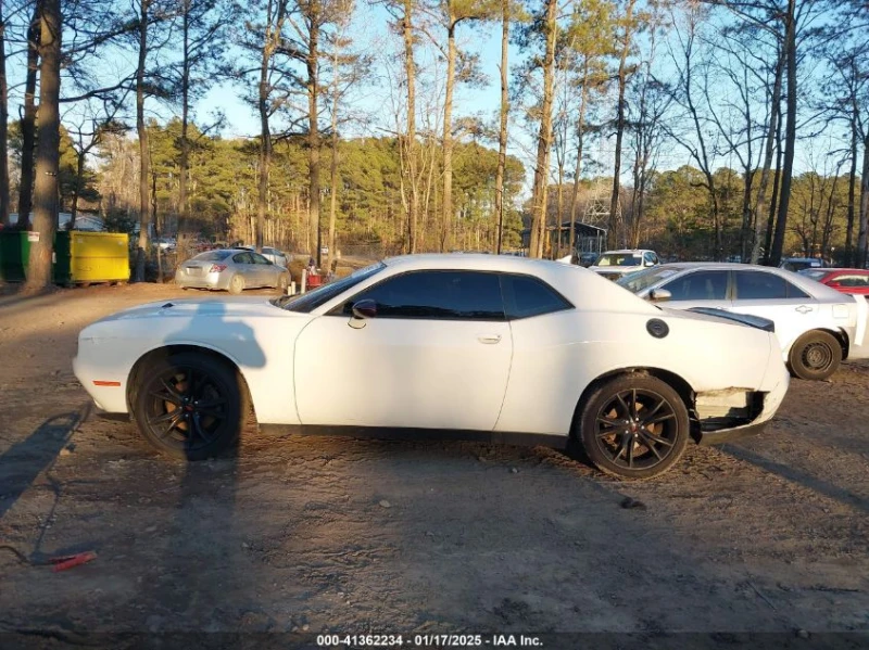 Dodge Challenger 5.7L V-8 VVT, 372HP Rear Wheel Drive, снимка 6 - Автомобили и джипове - 49441671