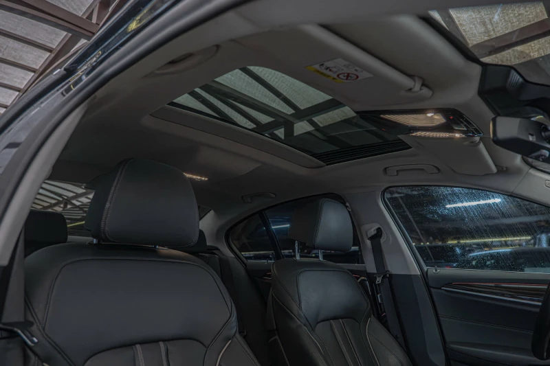 BMW 530 G30/xDrive/Virtual/Камера/Шибедах/Sport/HuD, снимка 16 - Автомобили и джипове - 49717176