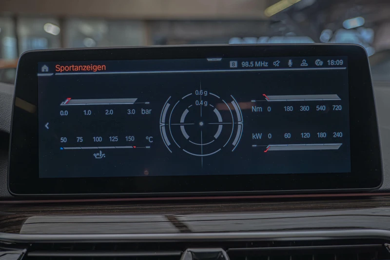 BMW 530 G30/xDrive/Virtual/Камера/Шибедах/Sport/HuD, снимка 15 - Автомобили и джипове - 49717176