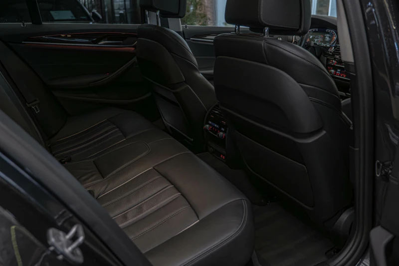 BMW 530 G30/xDrive/Virtual/Камера/Шибедах/Sport/HuD, снимка 8 - Автомобили и джипове - 49717176