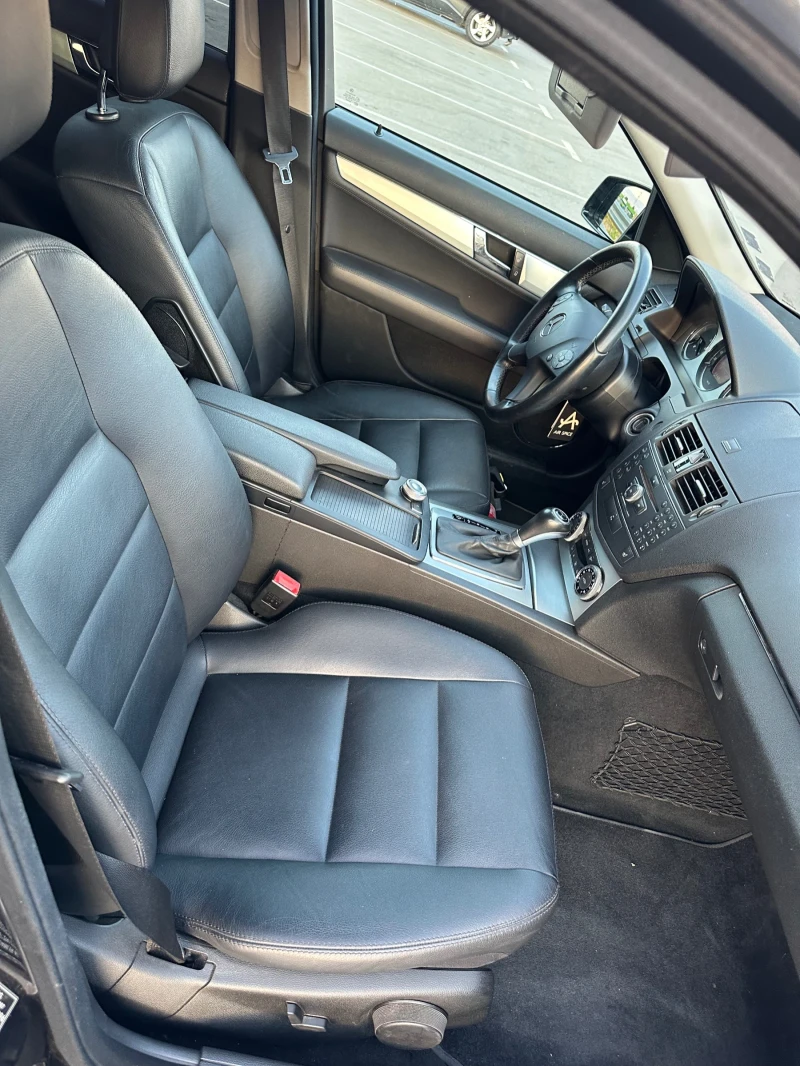 Mercedes-Benz C 220 ОМ646 ТОП състояние, снимка 10 - Автомобили и джипове - 52889304