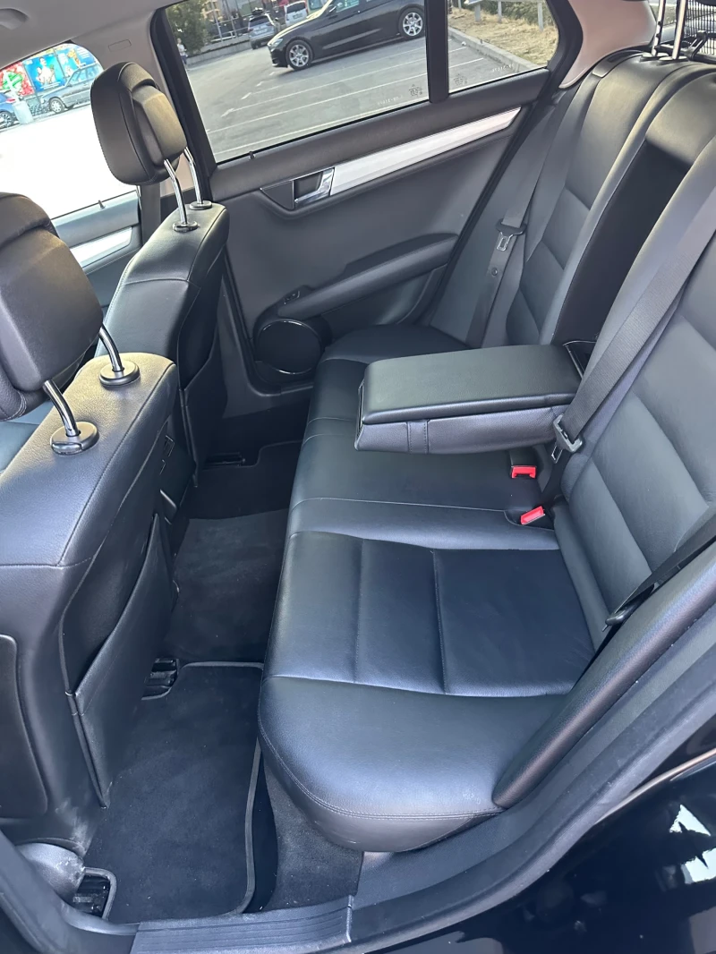 Mercedes-Benz C 220 ОМ646 ТОП състояние, снимка 9 - Автомобили и джипове - 52889304