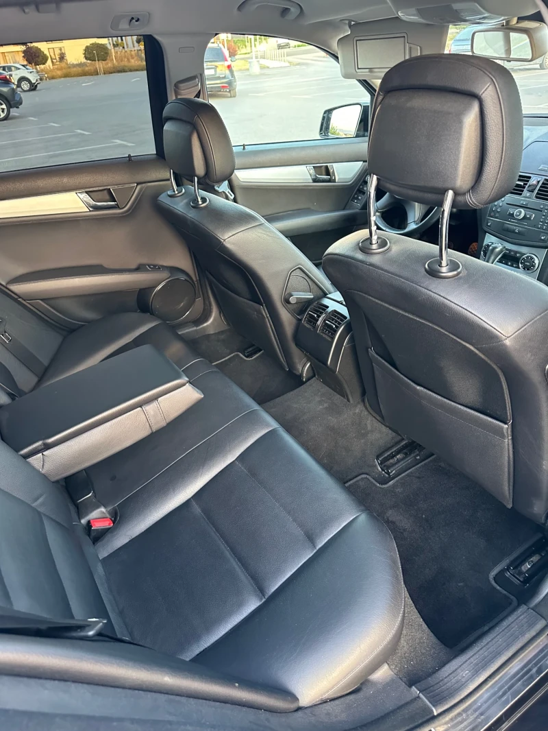 Mercedes-Benz C 220 ОМ646 ТОП състояние, снимка 11 - Автомобили и джипове - 52889304