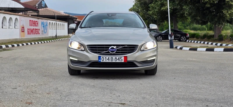Volvo V60 1.6TD NAVI, снимка 2 - Автомобили и джипове - 51054582