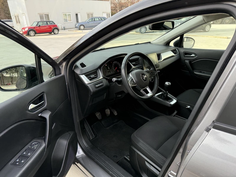 Renault Captur, снимка 6 - Автомобили и джипове - 52710403