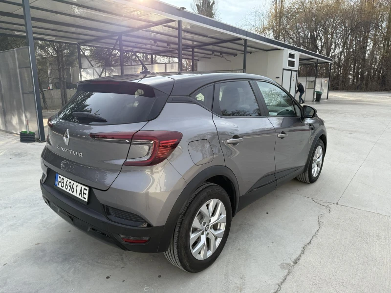 Renault Captur, снимка 4 - Автомобили и джипове - 52710403