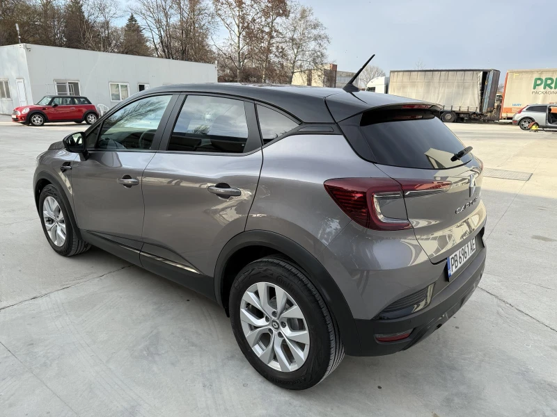 Renault Captur, снимка 5 - Автомобили и джипове - 52710403