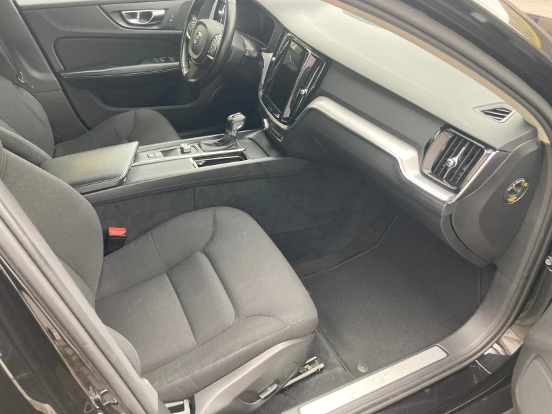 Volvo V60 2.0 AVTOMAT DIGITAL, снимка 10 - Автомобили и джипове - 52310798