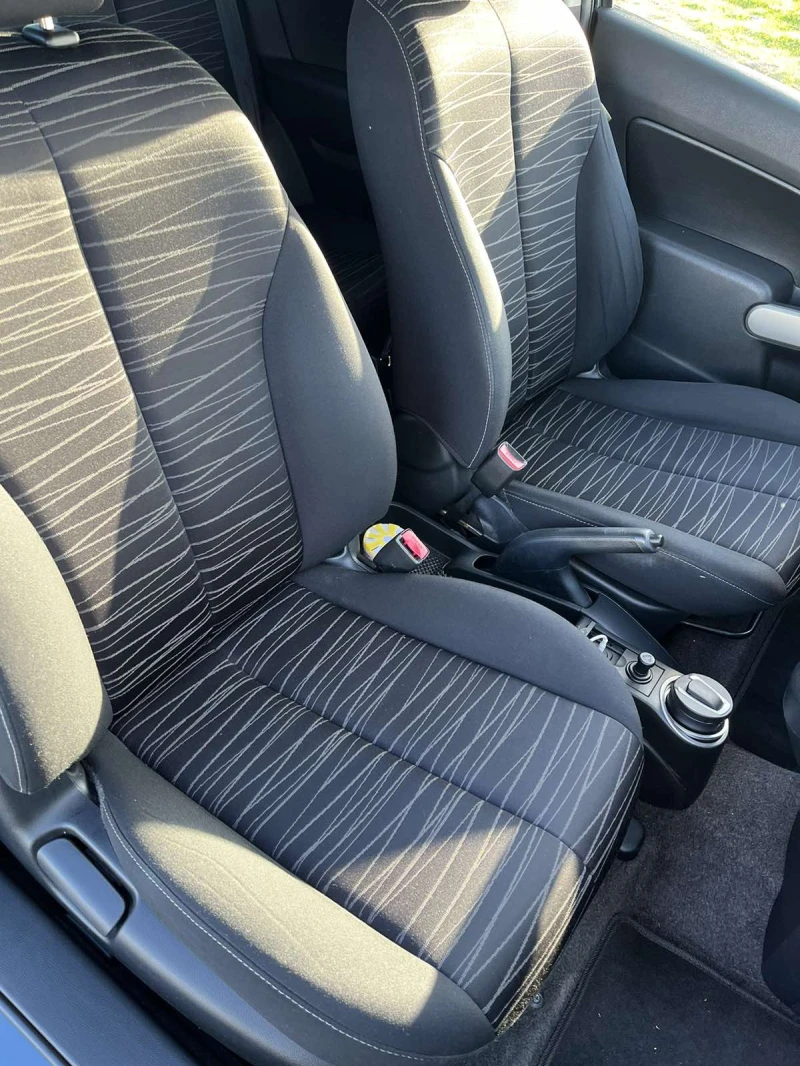 Mazda 2, снимка 11 - Автомобили и джипове - 53156760