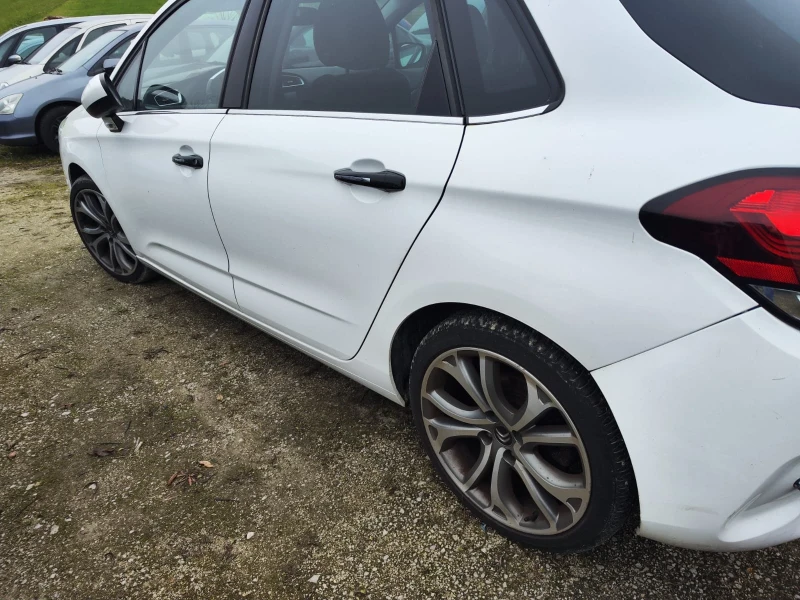 Citroen C4 1.2i, снимка 13 - Автомобили и джипове - 52692610