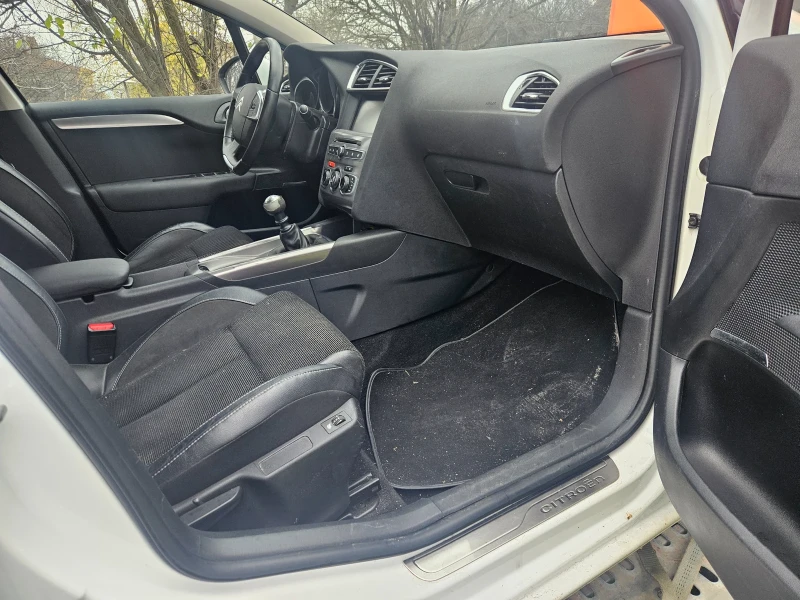 Citroen C4 1.2i, снимка 6 - Автомобили и джипове - 52692610