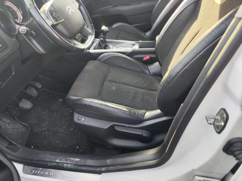 Citroen C4 1.2i, снимка 8 - Автомобили и джипове - 52692610