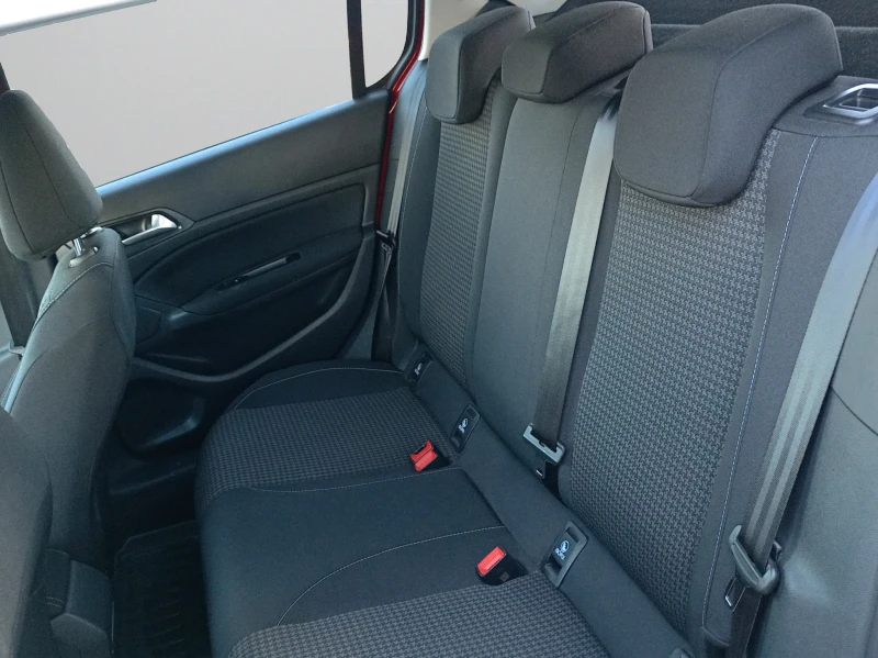 Peugeot 308 ACTIVE 1.5 BlueHDi 130 EAT8 EURO 6, снимка 11 - Автомобили и джипове - 52752823